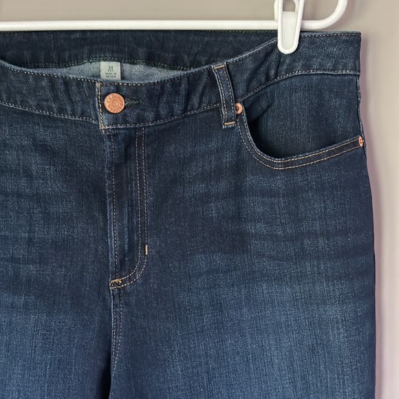 L.L. BEAN Women's BeanFlex® Jeans, Mid-Rise Skinny-Leg - Picture 3 of 8